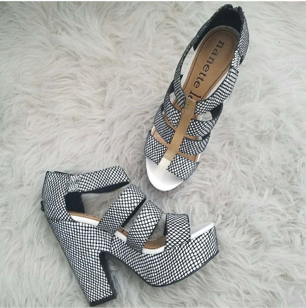 Nanette Lepore size 7 wedge sandals